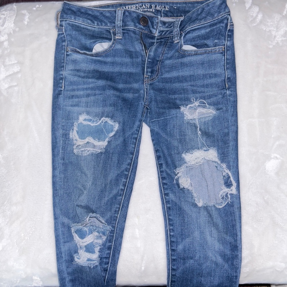AMERICAN EAGLE JEANS